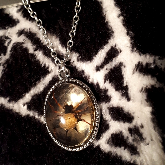 *NEW* LOVESICK Spider Earrings & Necklace Set Hot Topic Spooky Halloween Goth - Picture 3 of 3